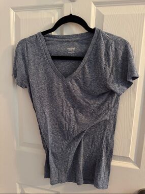 Mossimo Supply Co. Women’s Heather Grey V-Neck Short Sleeve Tee